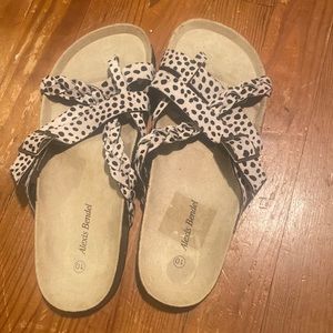 New Alexis Bendel Sandals